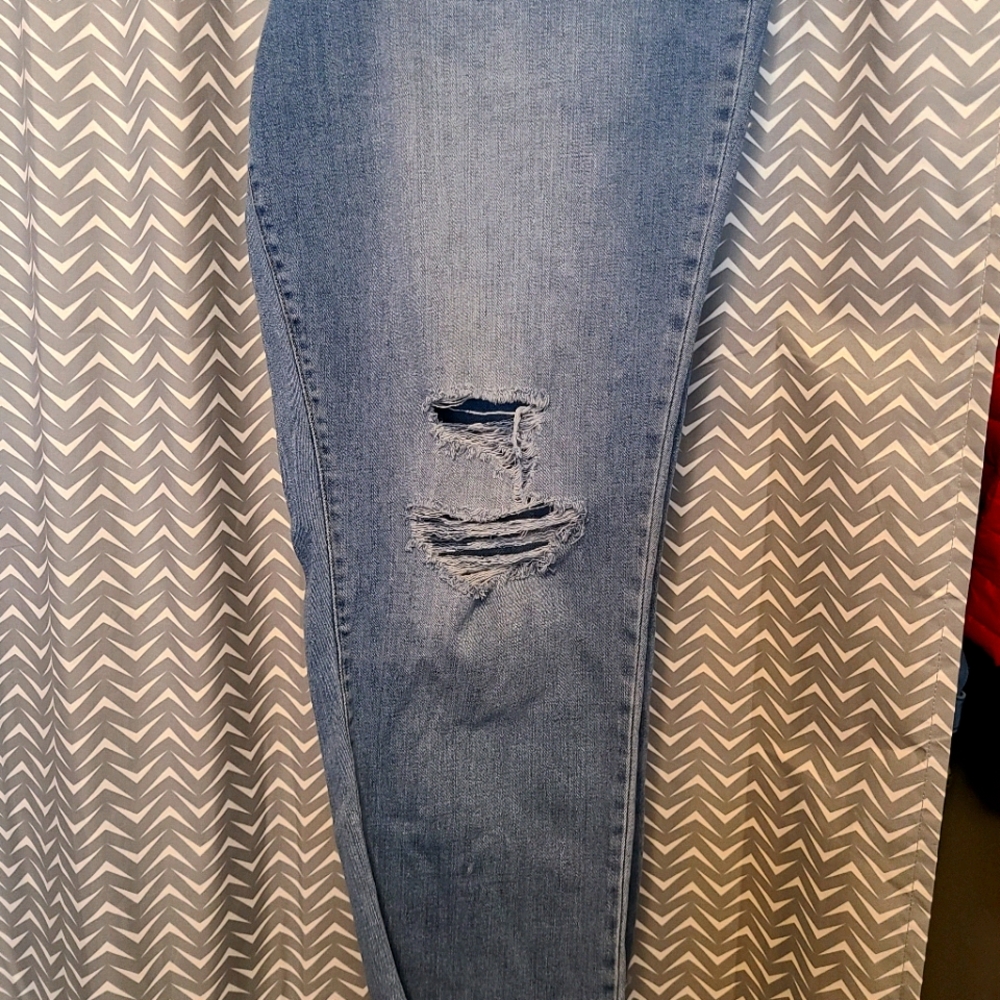 Universal Thread Jeans